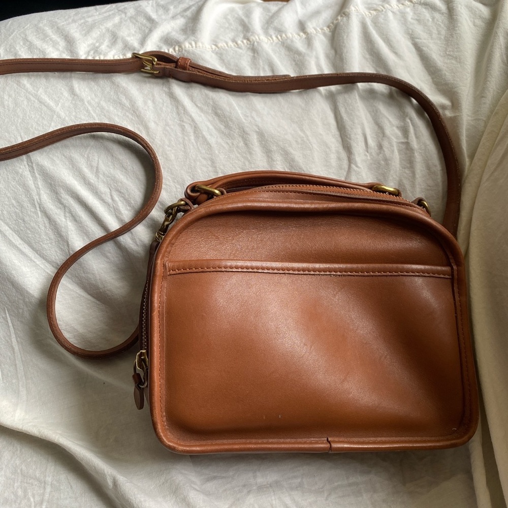 Vintage coach leather crossbody bag